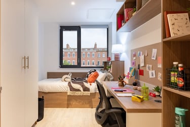 Bronze Plus Studio at Glassworks, St Thomas Street, City Centre, Bristol, BS16AE - Image 2